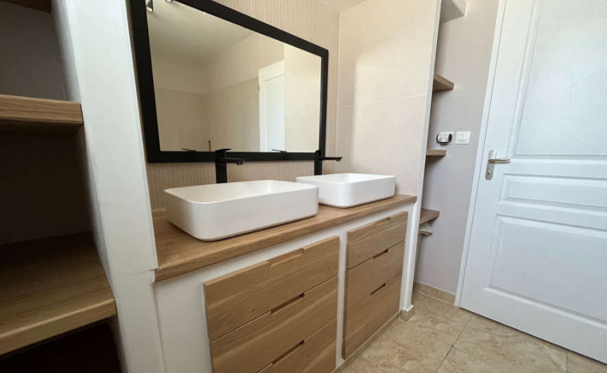 Rénovation salle de bain en chêne à Loriol